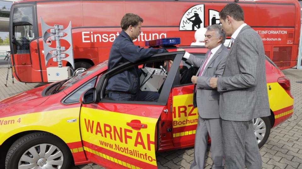 Warntag 2019 - Besuch Minister Reul Feuerwache Bochum