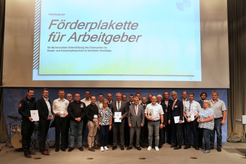 Gruppenfoto Förderplakette 2026
