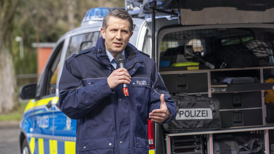 08.Neue Autos für die Autobahnpolizei - Rede Thomas Roosen, Landesamt für Zentrale Polizeiliche Dienste