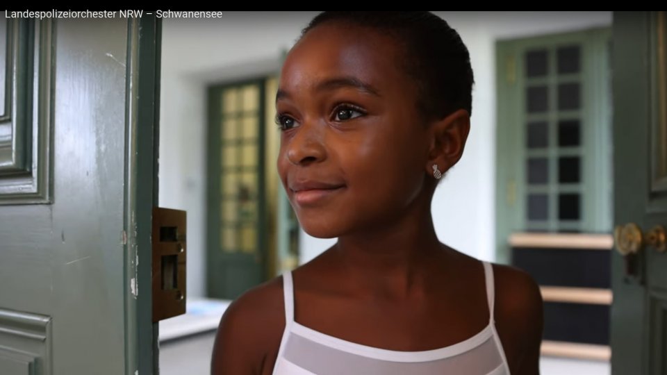 Ballerina (Kind), Oberkörper