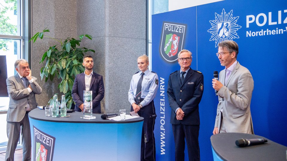 Trendence Siegel - Polizei NRW attraktivster Arbeitgeber