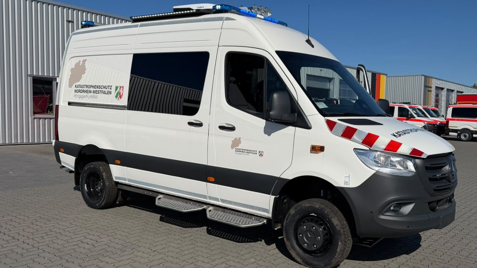 Betreuungsfahrzeug für Hilfsorganisationen - seitlich 