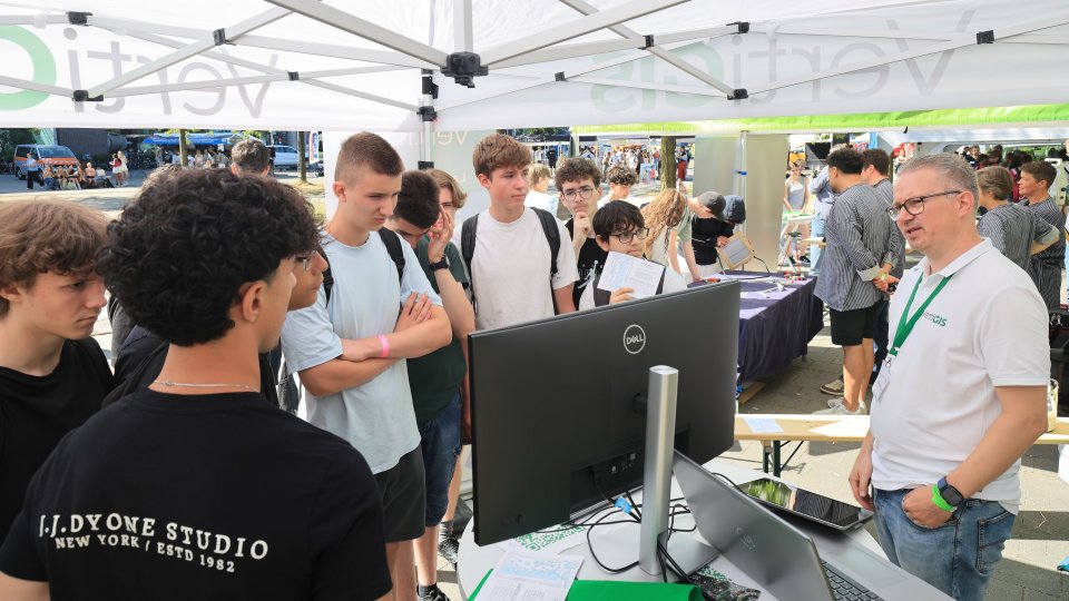 Softwareentwicklung - Mit Geodaten die Welt verstehen und gestalten