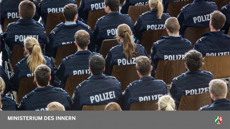 3000 Polizisten beginnen die Ausbildung bei der Polizei