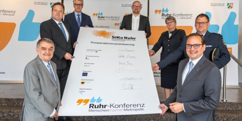 Kooperationsvertrag Siko Ruhr 22.06.20 - Gruppebild der Beteiligten